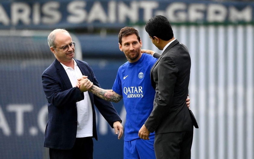 Messi bất ngờ bị chỉ trích vì quá 'chu đáo với gia đình'? 195488