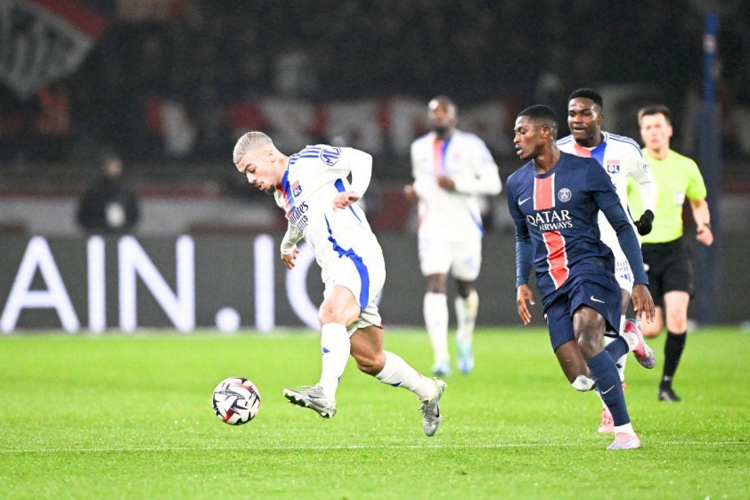 PSG có thực sự đã cứu Lyon?-663161