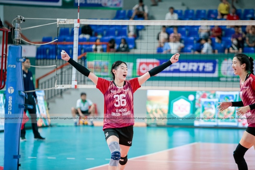 'Tiên tử' Cao Xiaoqing lên đường trở về Trung Quốc, chuẩn bị cho mùa giải mới